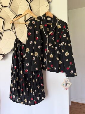 Vintage old stock, black floral, two-piece set blazer and skirt petite medium